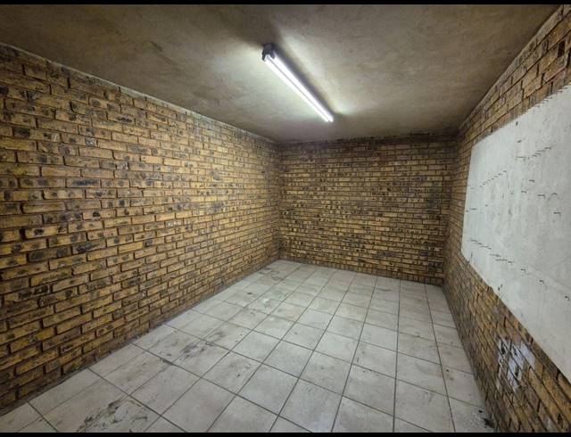 1,000M² WAREHOUSE TO LET IN WADEVILLE